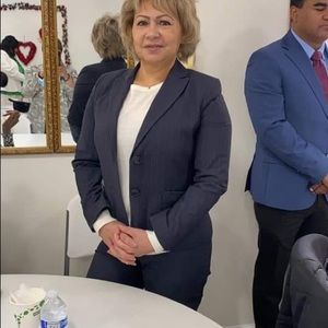 Meet your Posher, Julia